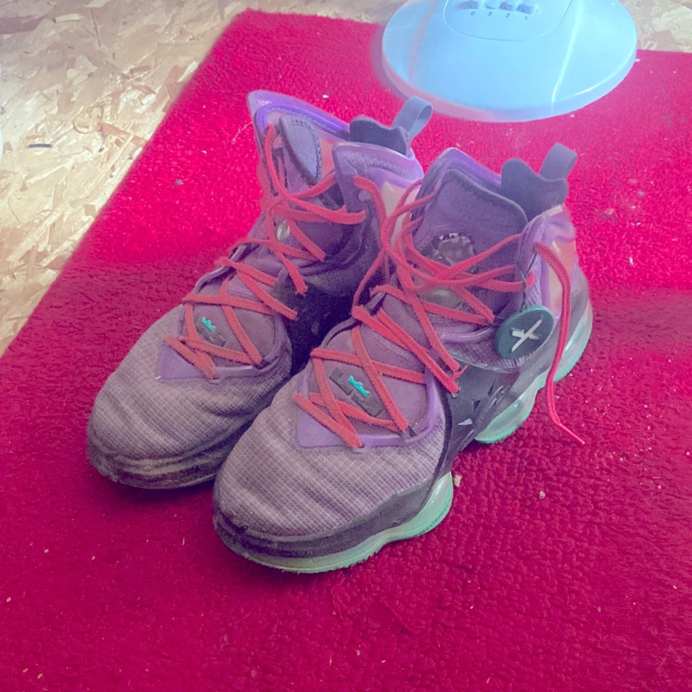 Lebron 19 shoes